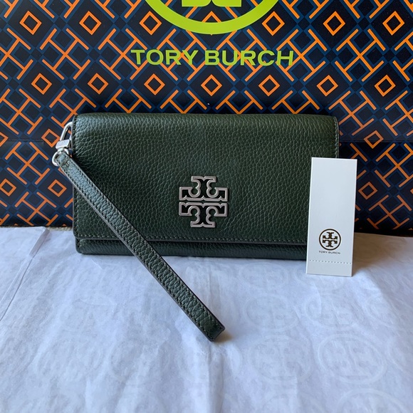 tory burch britten wristlet